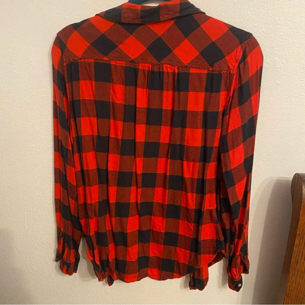 Aerie Red and black Buffalo plaid flannel long sleeve shirt size medium - Picture 2 of 3